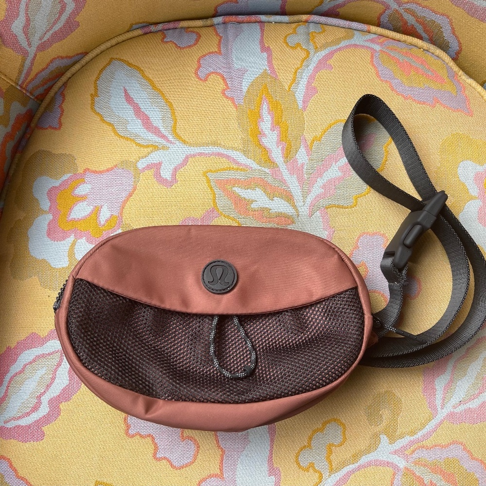 Lululemon brown fanny pack